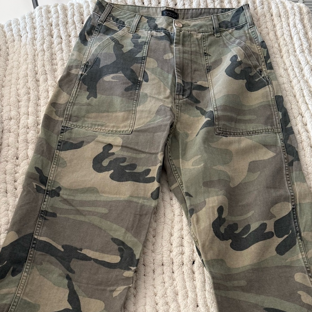 Topshop Camouflage Capri Cargo Pants - Picture 5 of 5